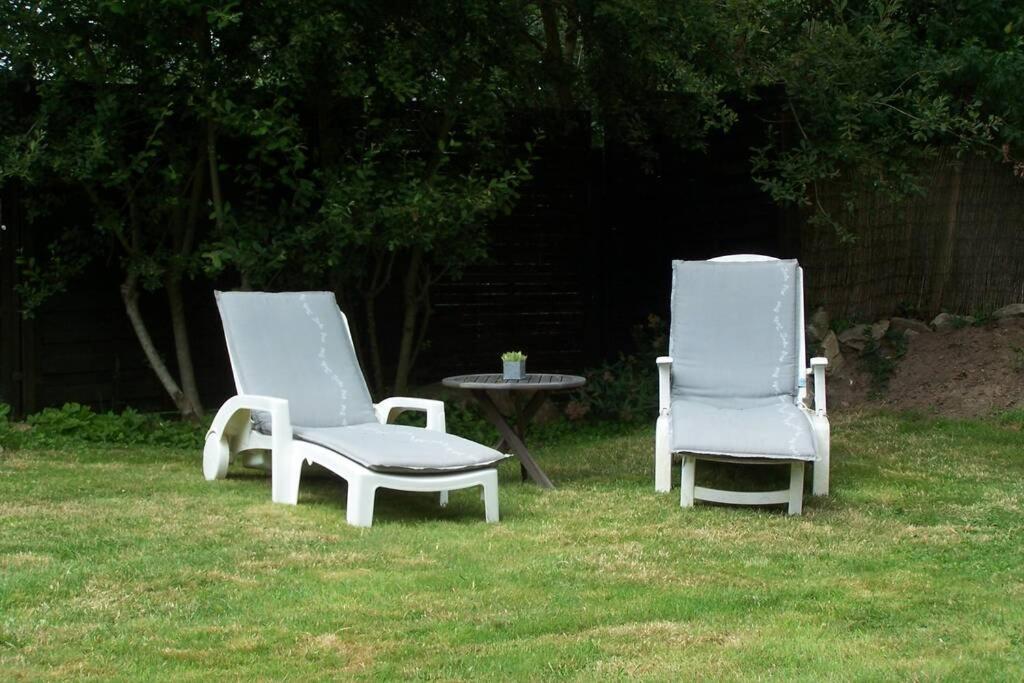 Maison avec jardin clos. Animaux acceptés - Wifi - Proche plages de la Trinité sur Mer et Carnac Extérieur photo