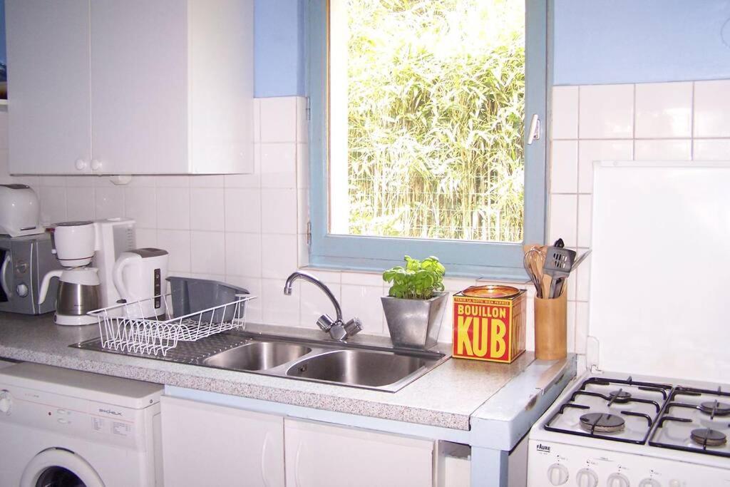 Maison avec jardin clos. Animaux acceptés - Wifi - Proche plages de la Trinité sur Mer et Carnac Extérieur photo