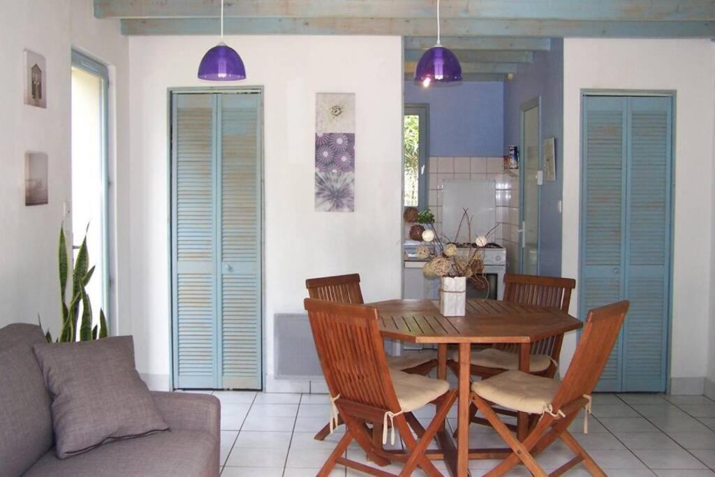 Maison avec jardin clos. Animaux acceptés - Wifi - Proche plages de la Trinité sur Mer et Carnac Extérieur photo
