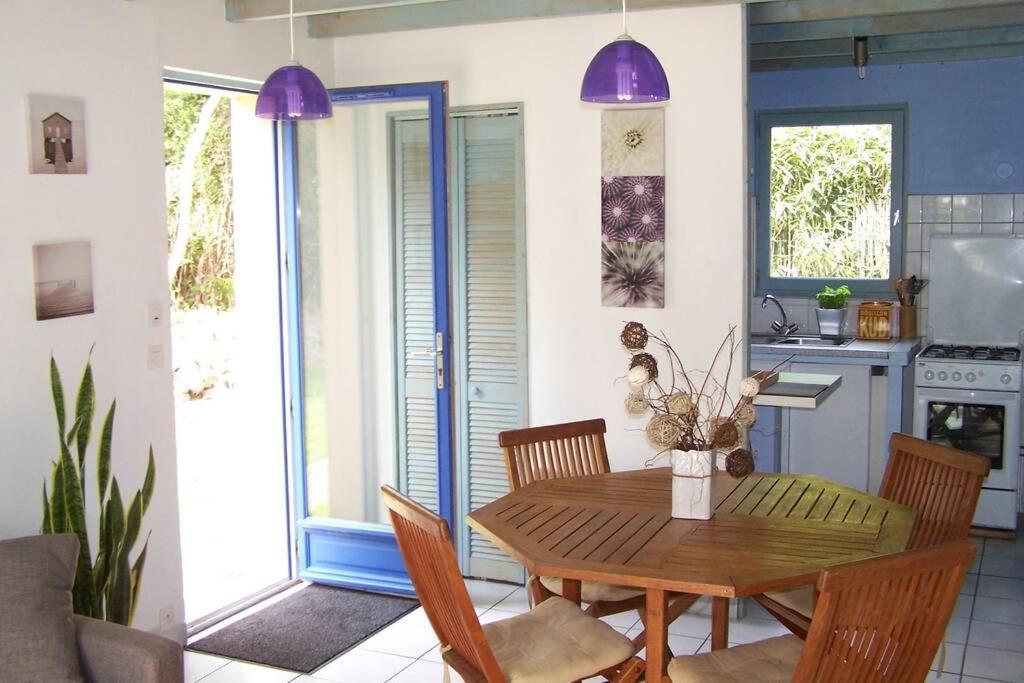 Maison avec jardin clos. Animaux acceptés - Wifi - Proche plages de la Trinité sur Mer et Carnac Extérieur photo